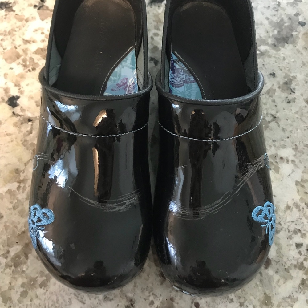 Sanita nursing clogs size 10